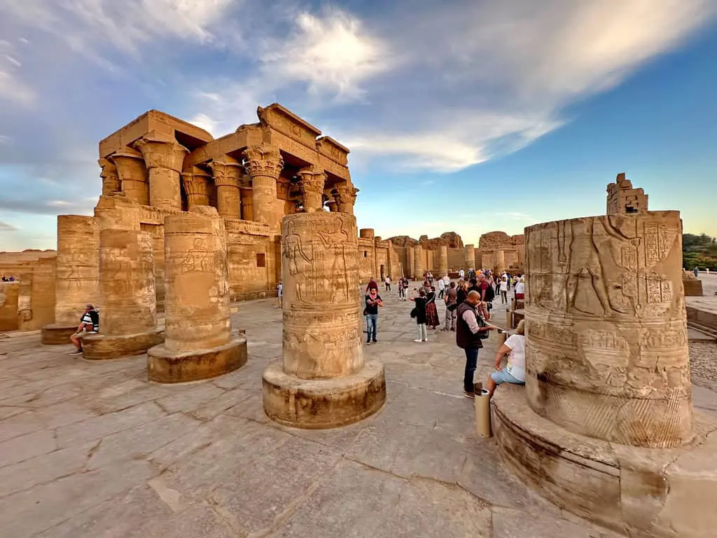 Day four > Thu. nov 7th :visit to Abu simbel -  Kom Ombo – Visit Kom Ombo Temple – Sail toward Edfu –Overnight in Edfu